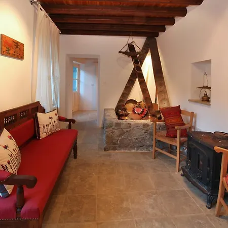 Willa Imagine Your Family Renting This Traditional Stone Built Cottage, Nicosia 1003